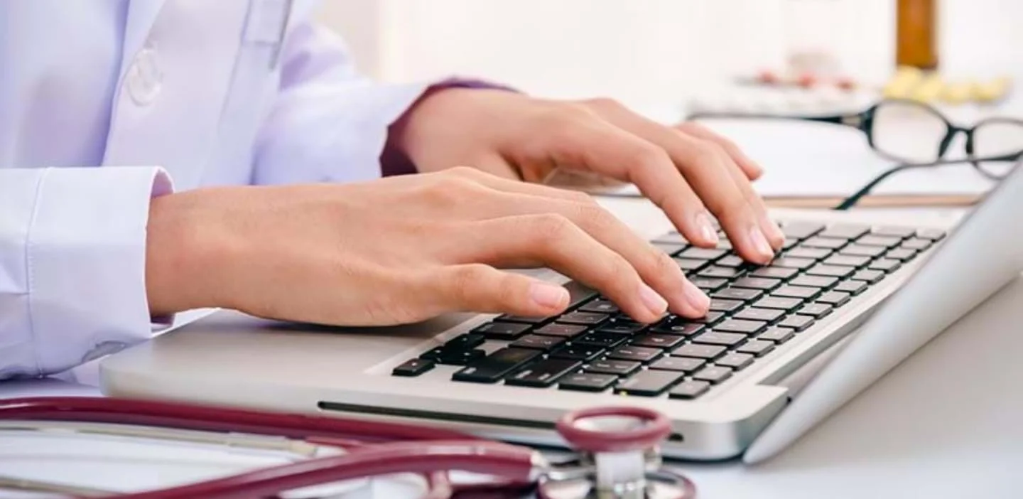 RCT i RWE – Dlaczego pielęgniarki i pielęgniarze powinni znać te pojęcia?