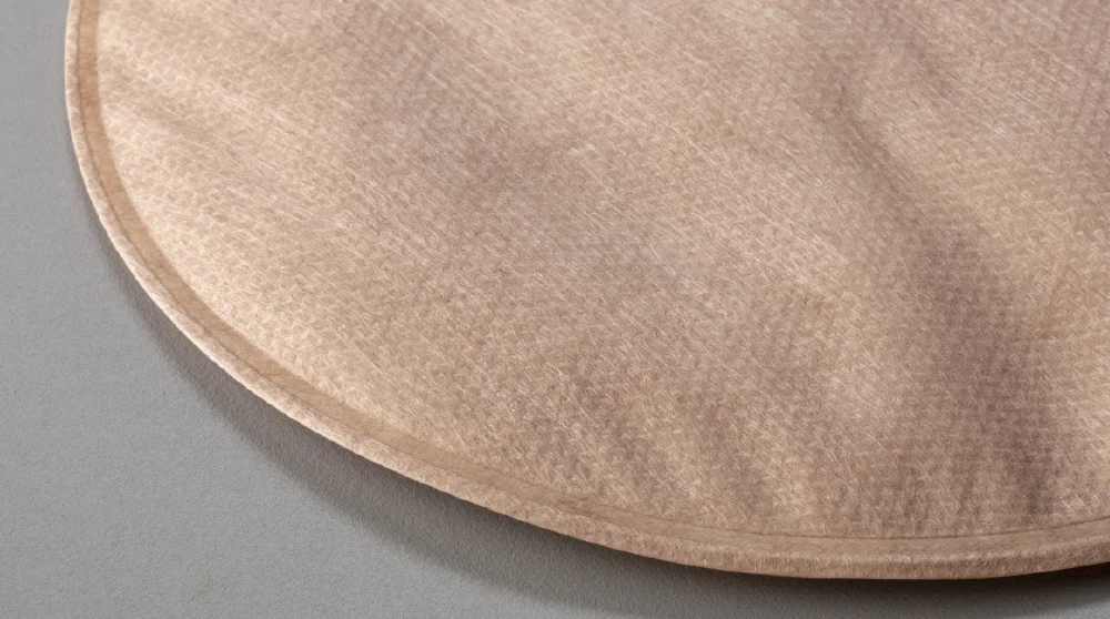 不透明（棕褐色小袋）